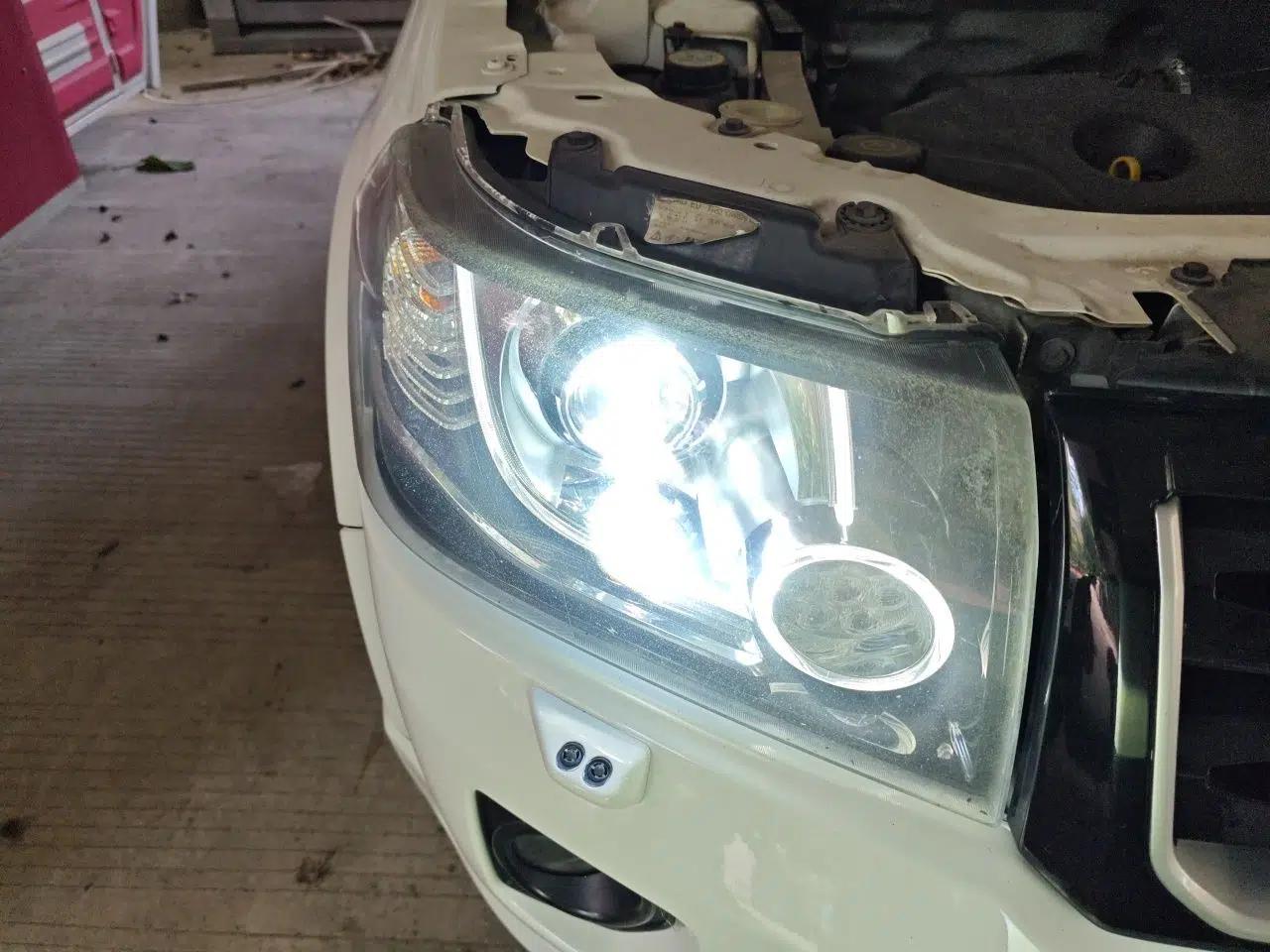 Land Rover Freelander 2 2015 2.0T Si4 HSE Luxury Collector's Edition — миниатюра 7