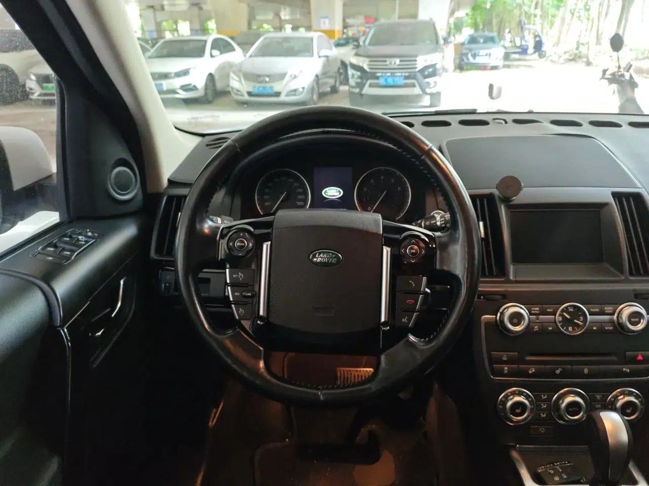 Land Rover Freelander 2 2015 2.0T Si4 HSE Luxury Collector's Edition — миниатюра 10