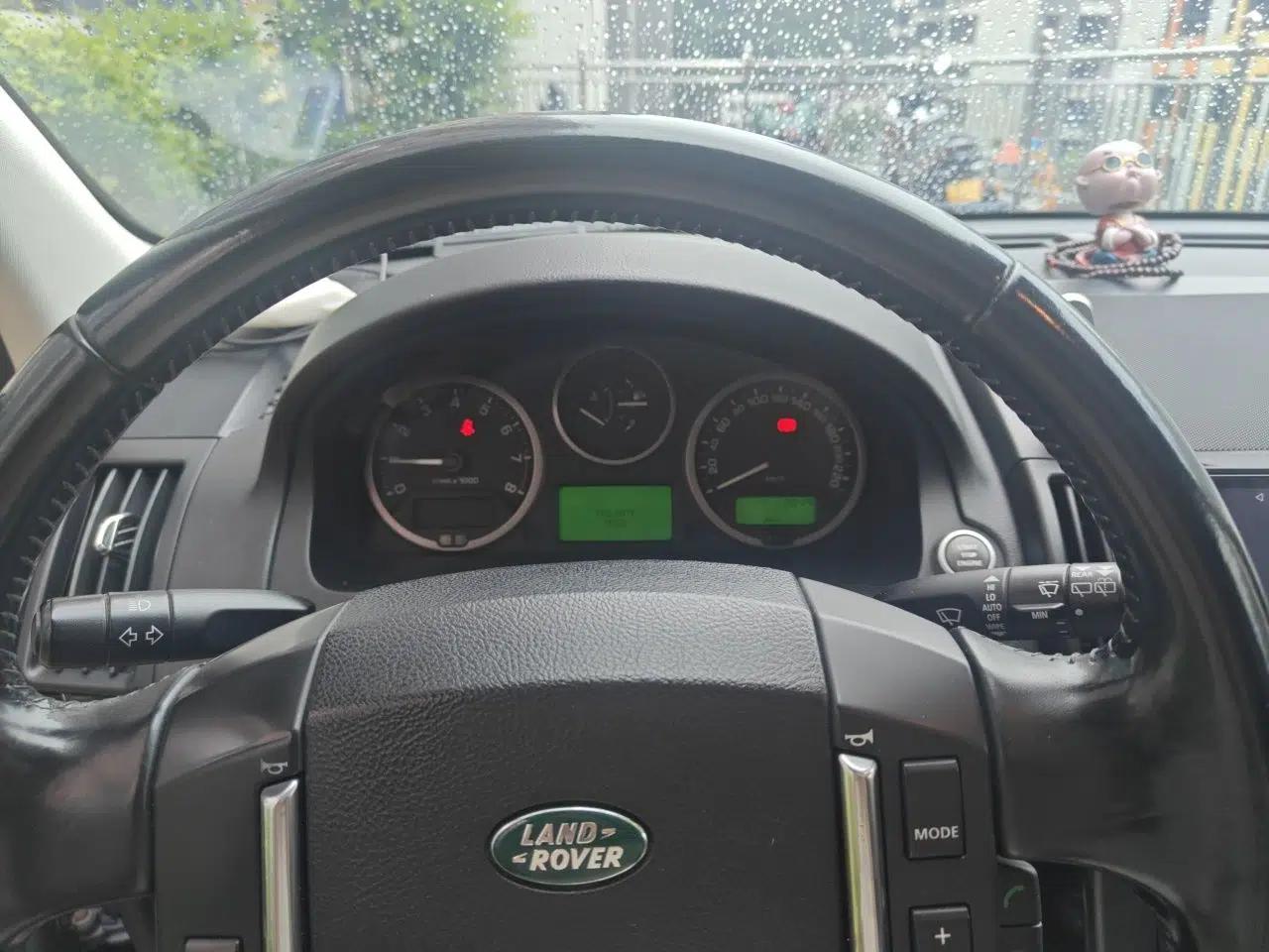 Land Rover Freelander 2 2012 2.0T Si4 SE Gasoline Version — миниатюра 11
