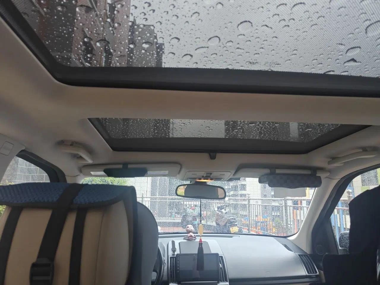 Land Rover Freelander 2 2012 2.0T Si4 SE Gasoline Version — миниатюра 18