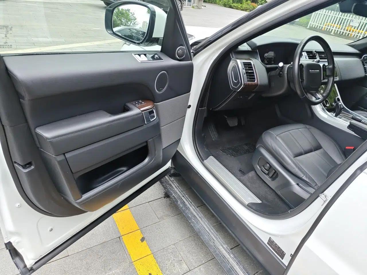 Land Rover Range SportNew Energy 2019 P400e HSE — миниатюра 16