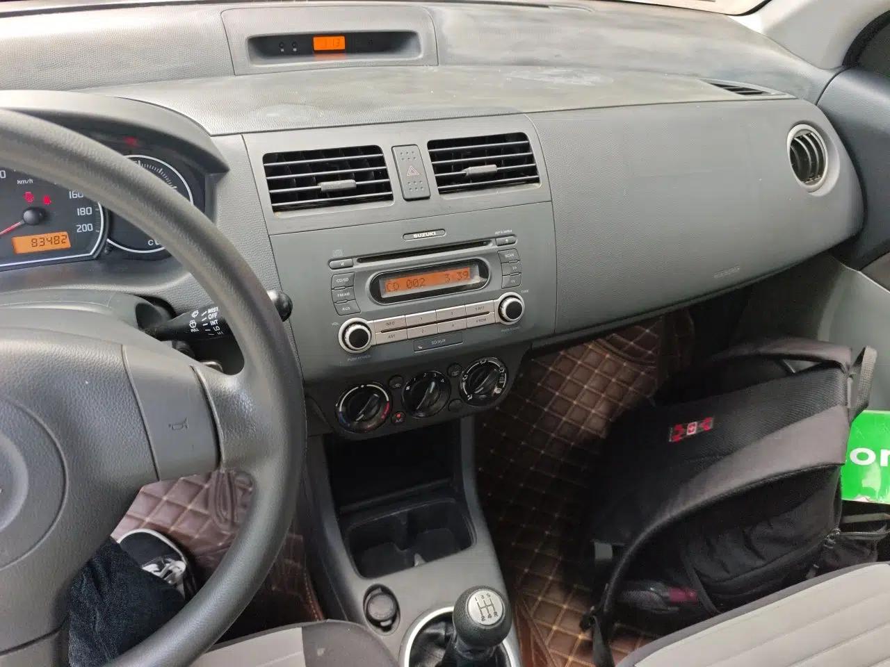 Suzuki Swift 2013 1.5L Manual Standard Edition — миниатюра 13