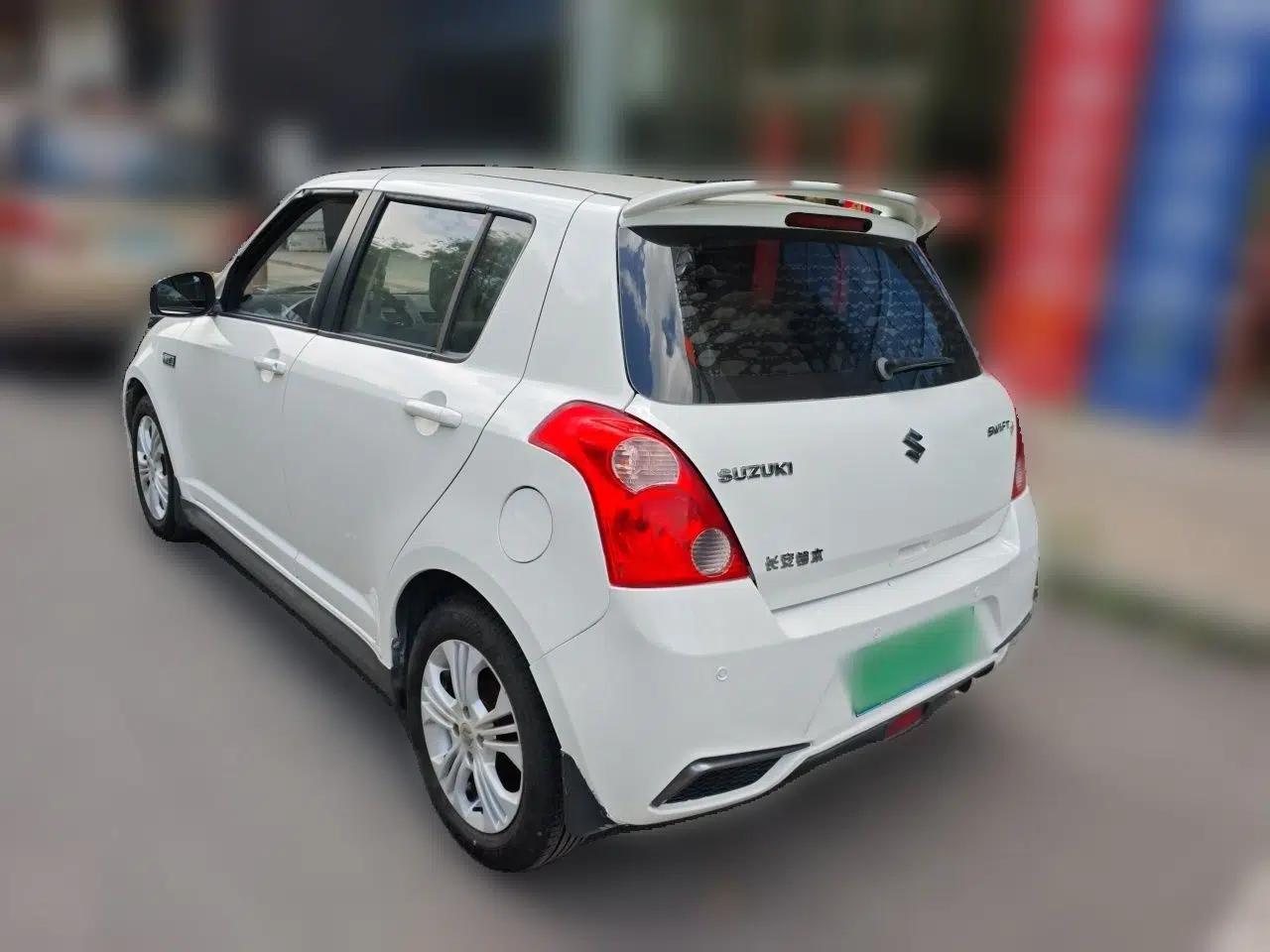 Suzuki Swift 2013 1.5L Manual Standard Edition — миниатюра 4