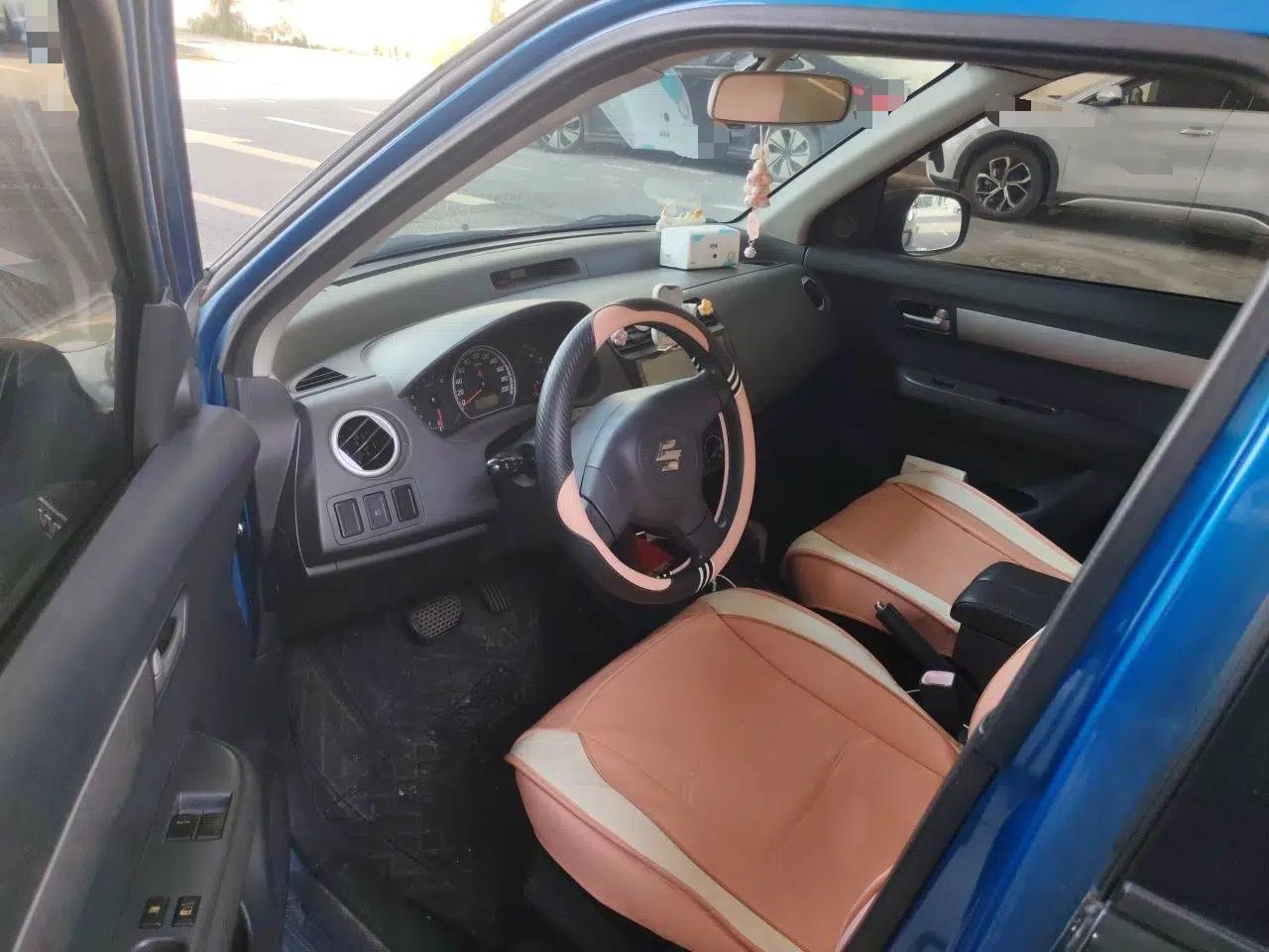 Suzuki Swift 2011 1.5L Automatic Fashion Edition — миниатюра 16