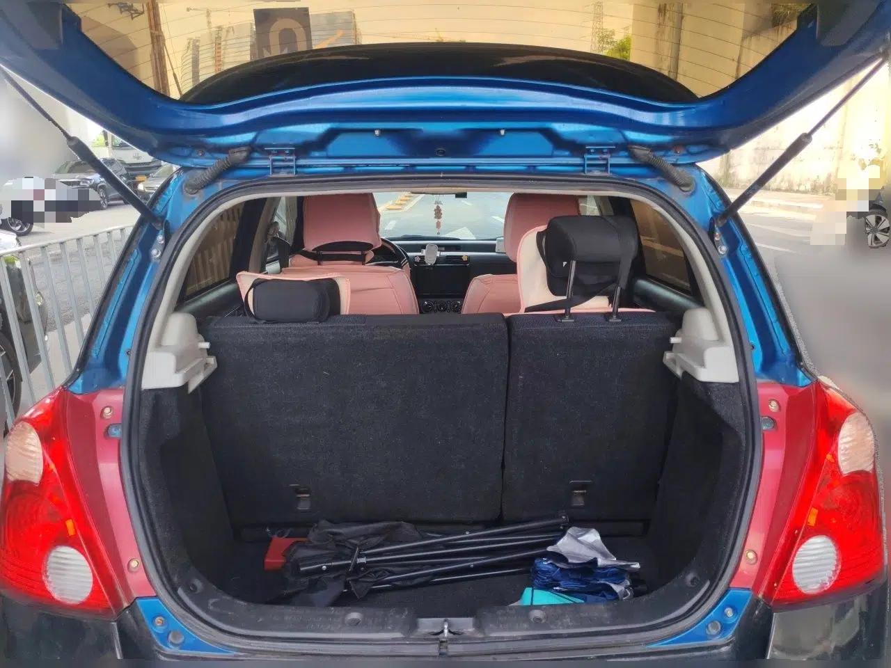 Suzuki Swift 2011 1.5L Automatic Fashion Edition — миниатюра 19
