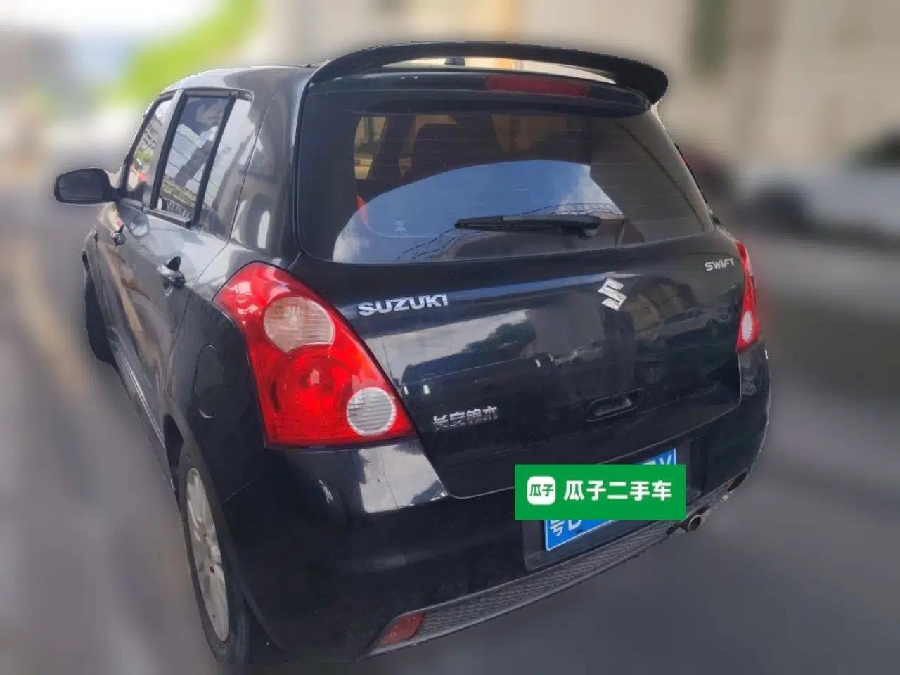 Suzuki Swift 2011 1.5L Automatic Fashion Edition — миниатюра 4