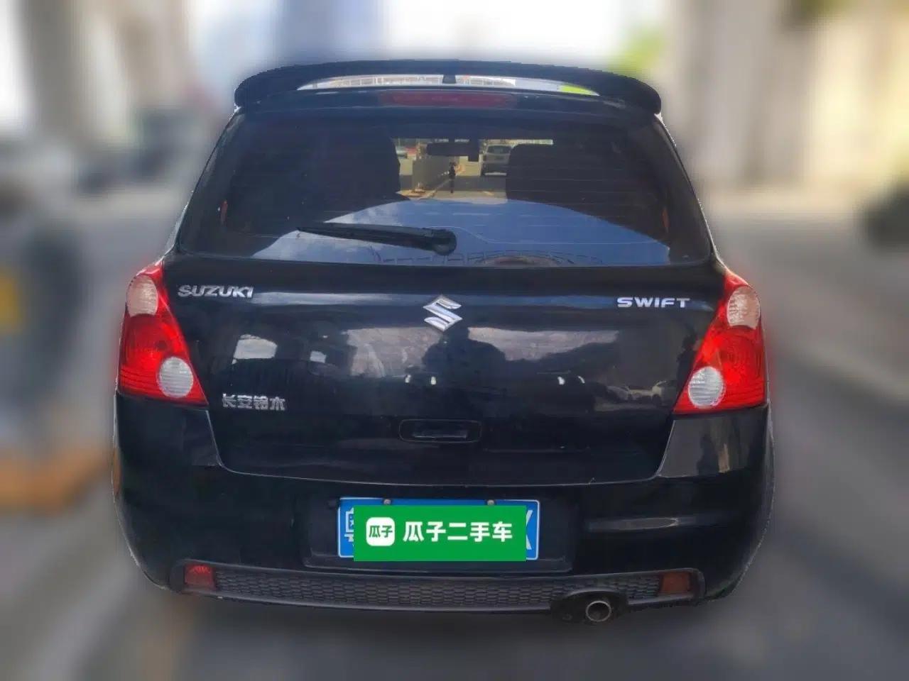 Suzuki Swift 2011 1.5L Automatic Fashion Edition — миниатюра 5