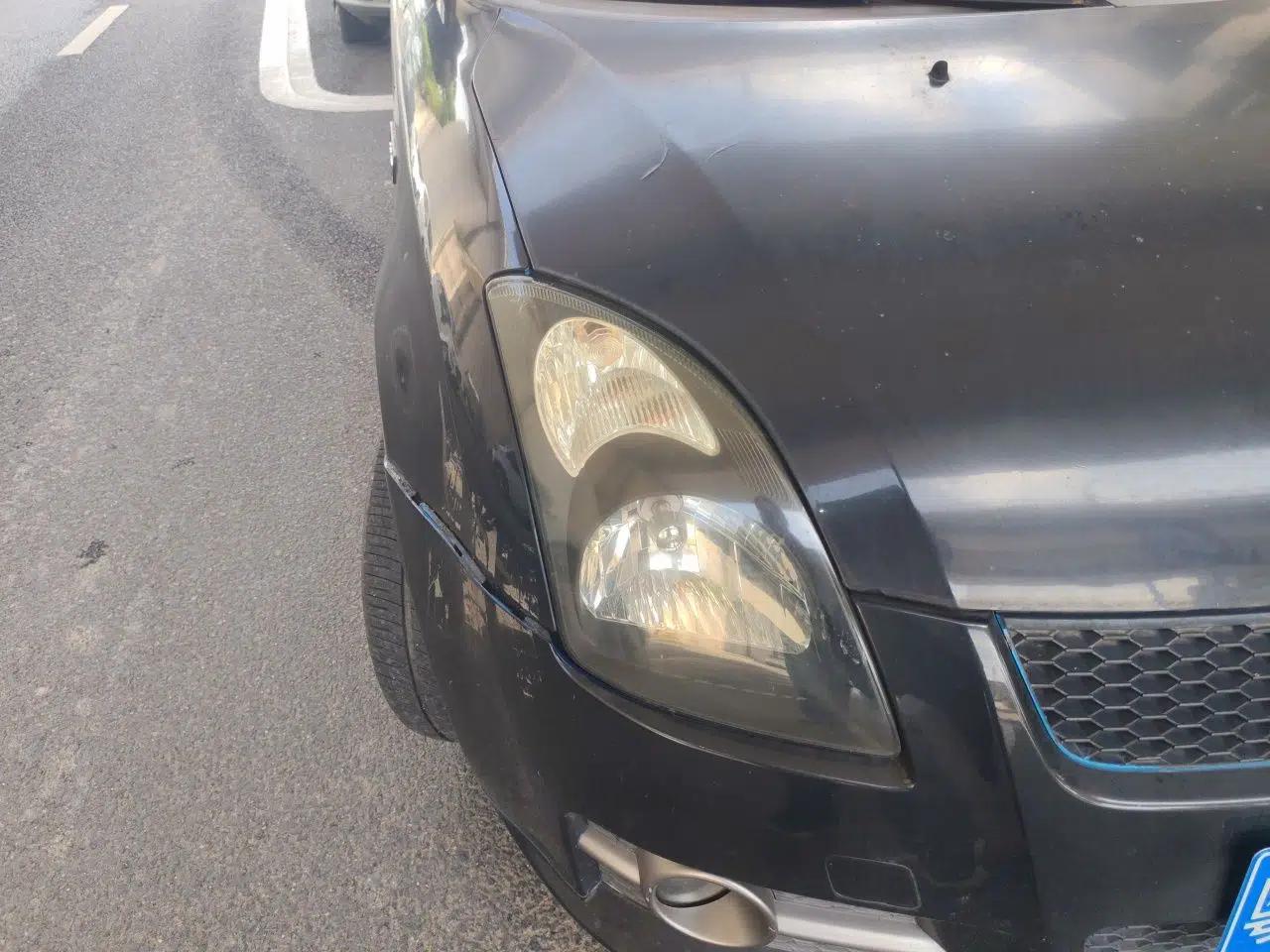 Suzuki Swift 2011 1.5L Automatic Fashion Edition — миниатюра 7