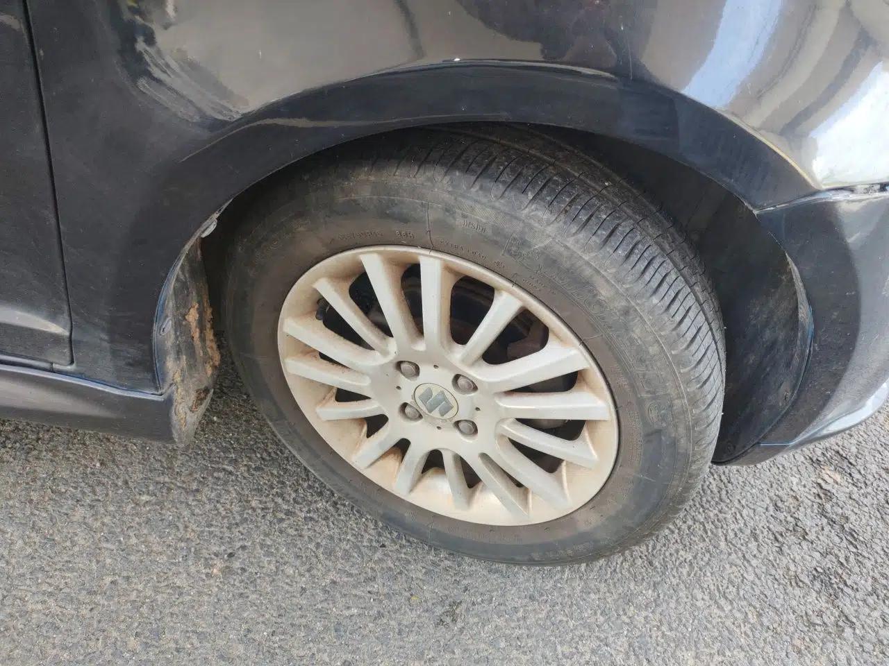 Suzuki Swift 2011 1.5L Automatic Fashion Edition — миниатюра 8