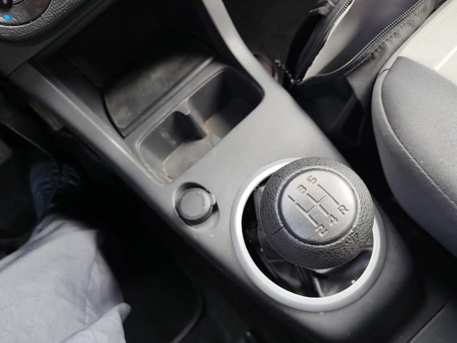 Suzuki Swift 2013 1.5L Manual Standard Edition — миниатюра 16