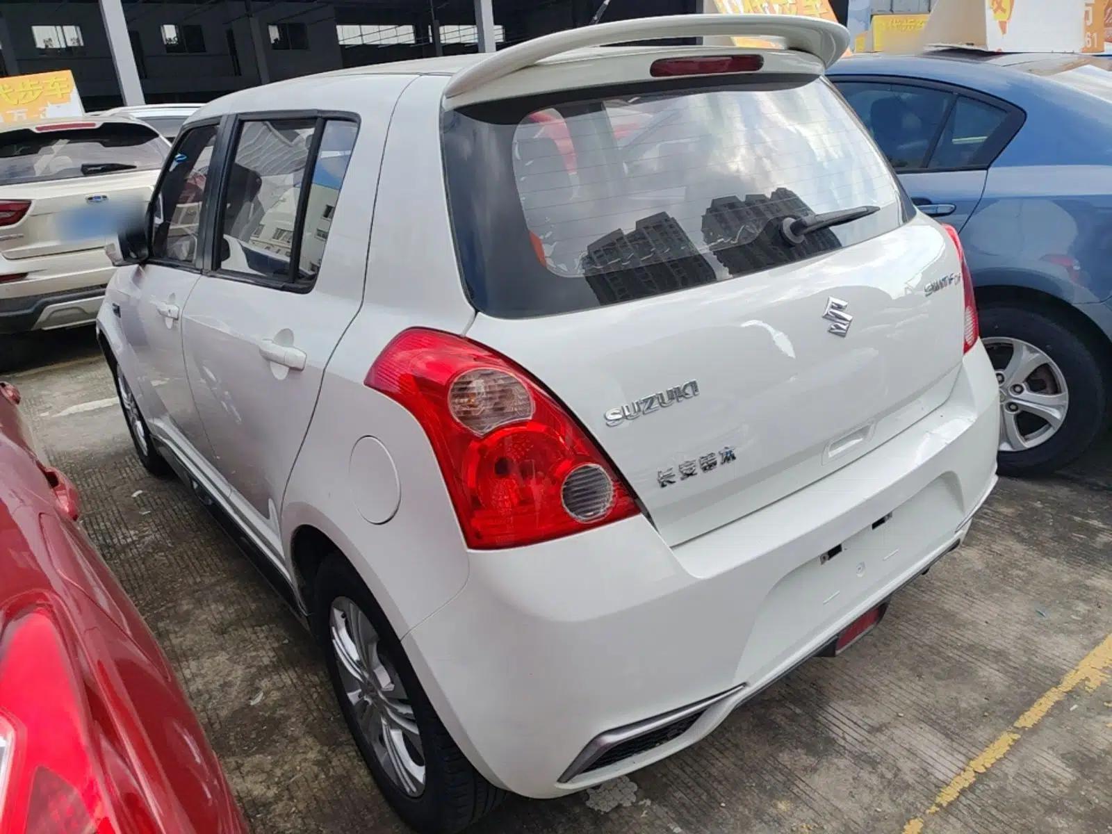 Suzuki Swift 2013 1.5L Manual Standard Edition — миниатюра 4