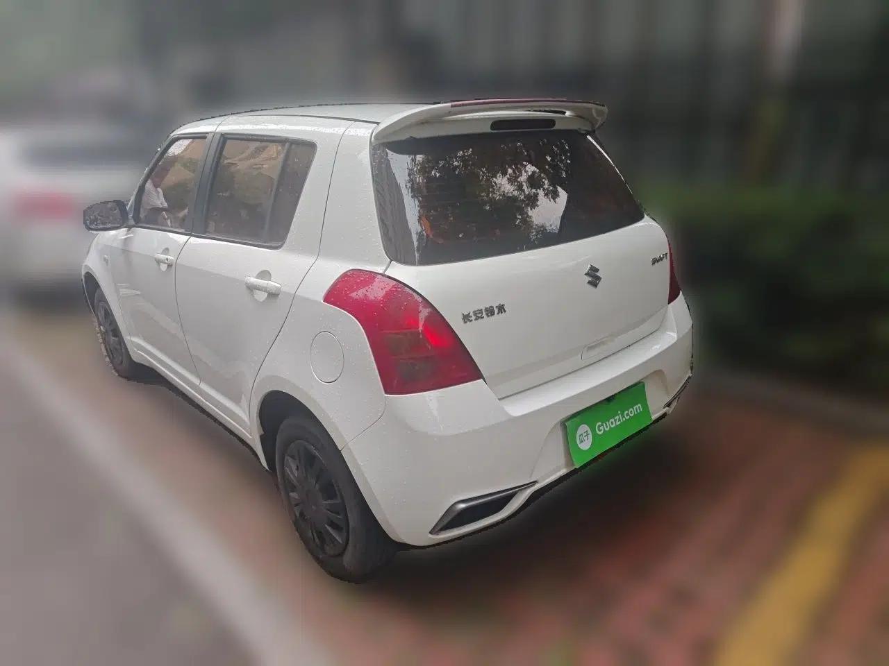 Suzuki Swift 2014 1.3L Manual Standard Edition — миниатюра 4