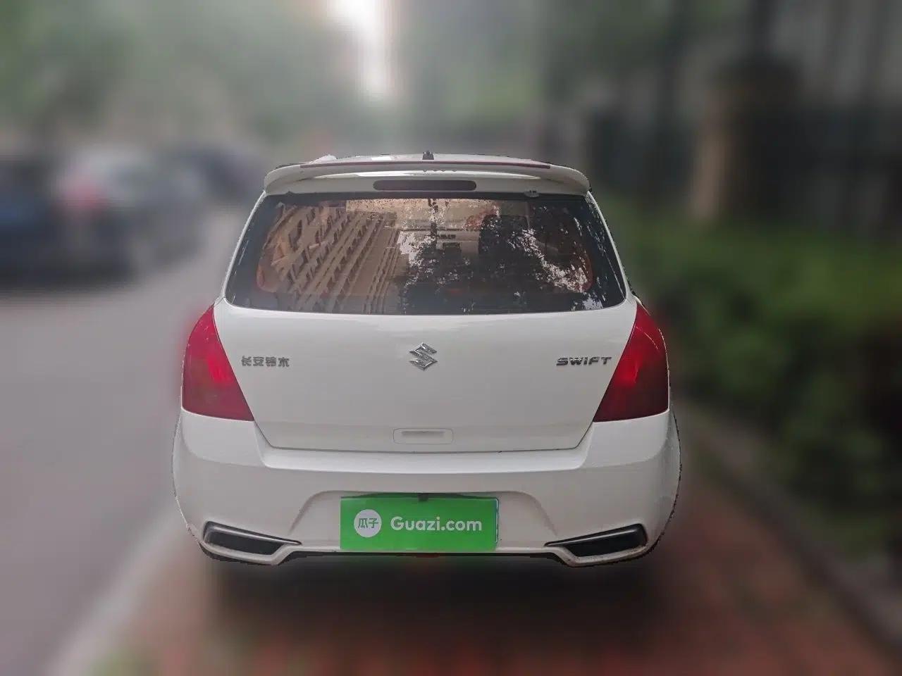 Suzuki Swift 2014 1.3L Manual Standard Edition — миниатюра 5