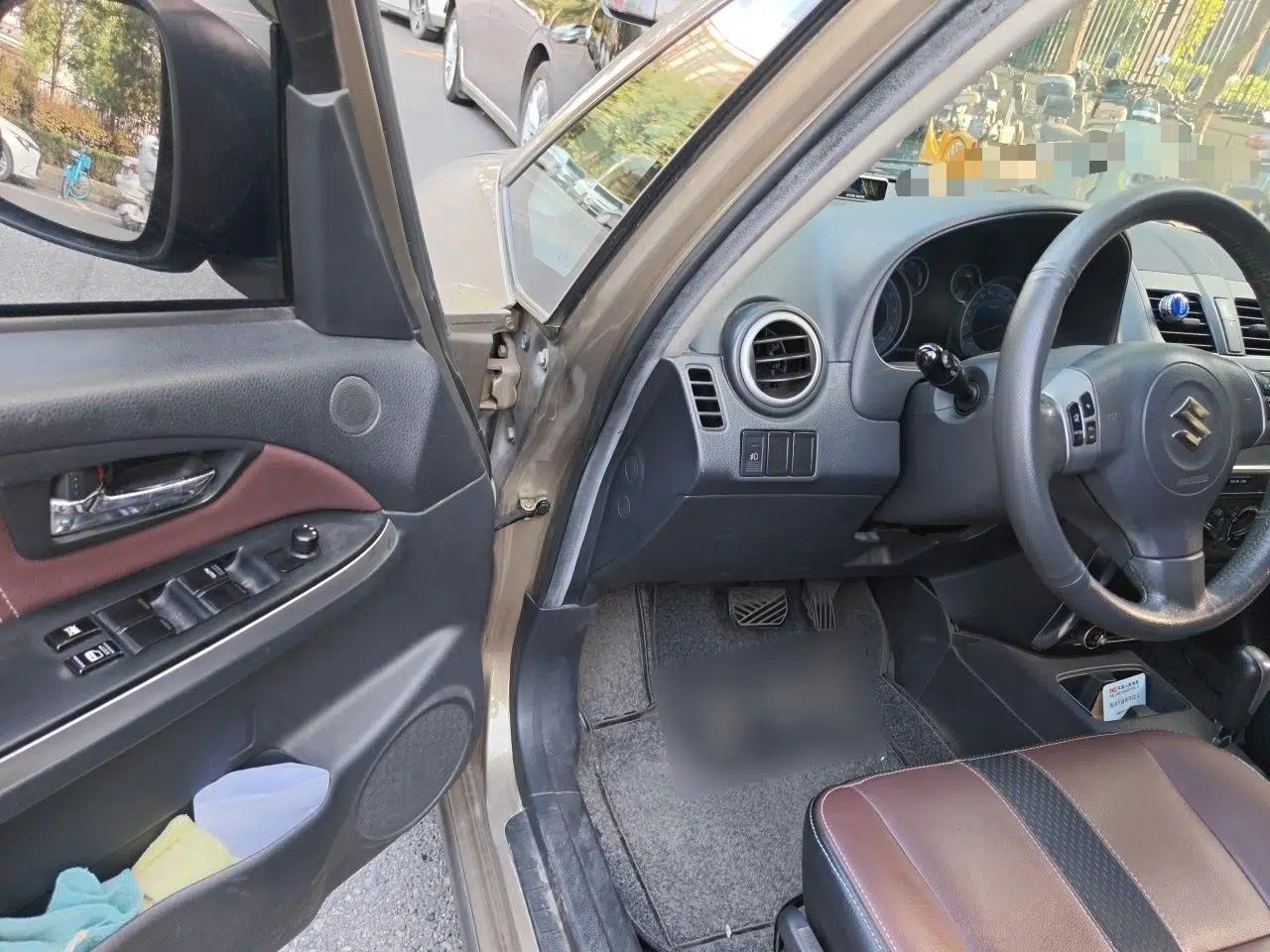 Suzuki SX4 2012 1.6L Automatic Ruiqi Model — миниатюра 16