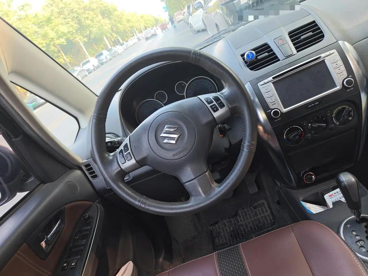 Suzuki SX4 2012 1.6L Automatic Ruiqi Model — миниатюра 10