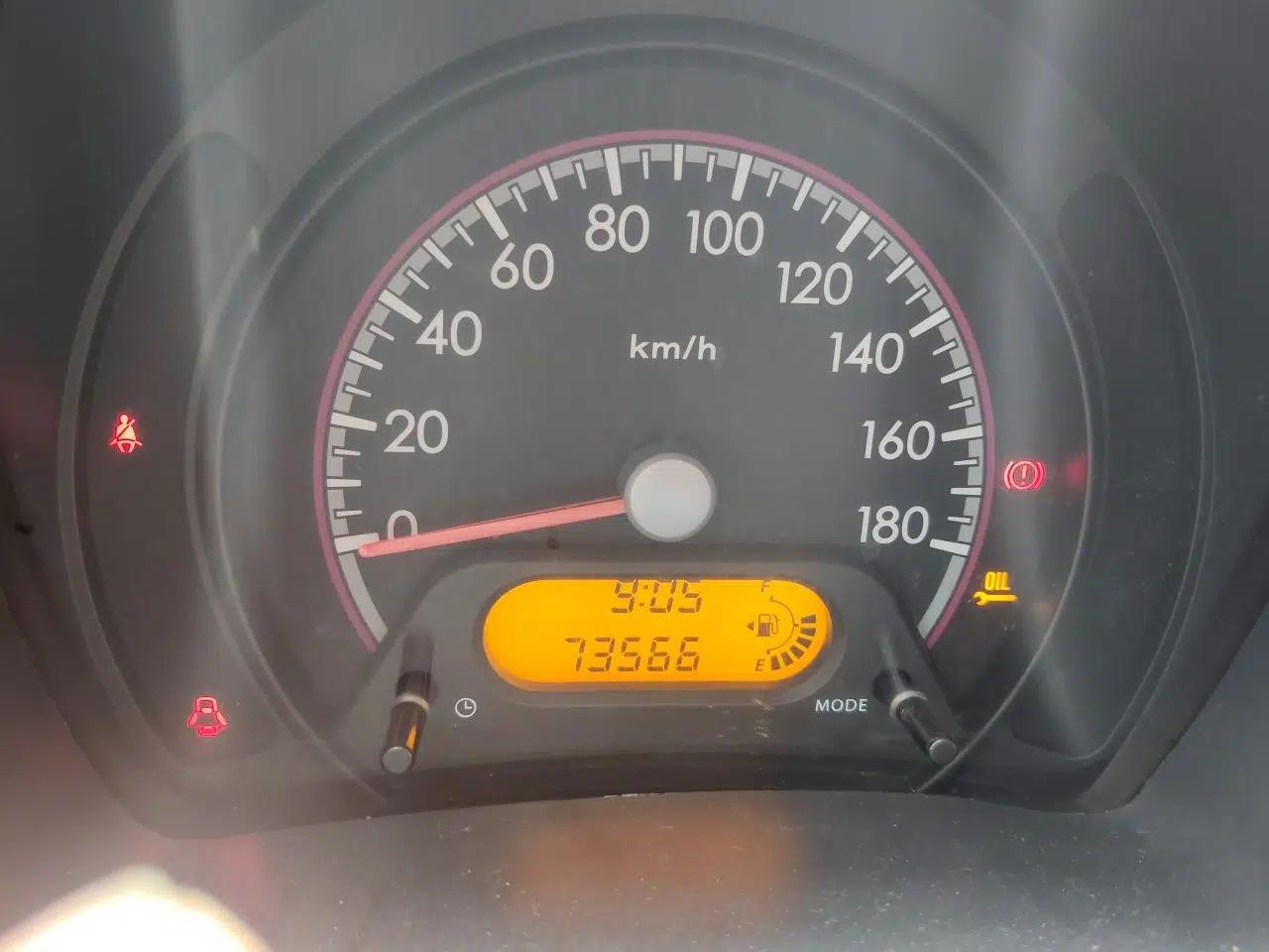 Suzuki Alto 2013 1.0L Manual Luxury Model — миниатюра 11