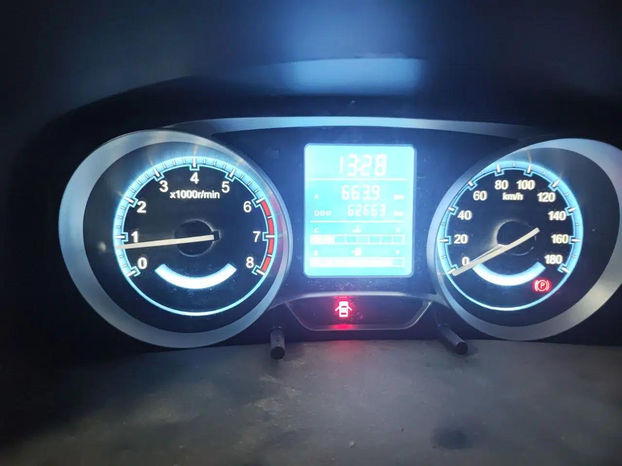 Suzuki Wagon R X5 2016 1.4L Entry Model China V Standard — миниатюра 11