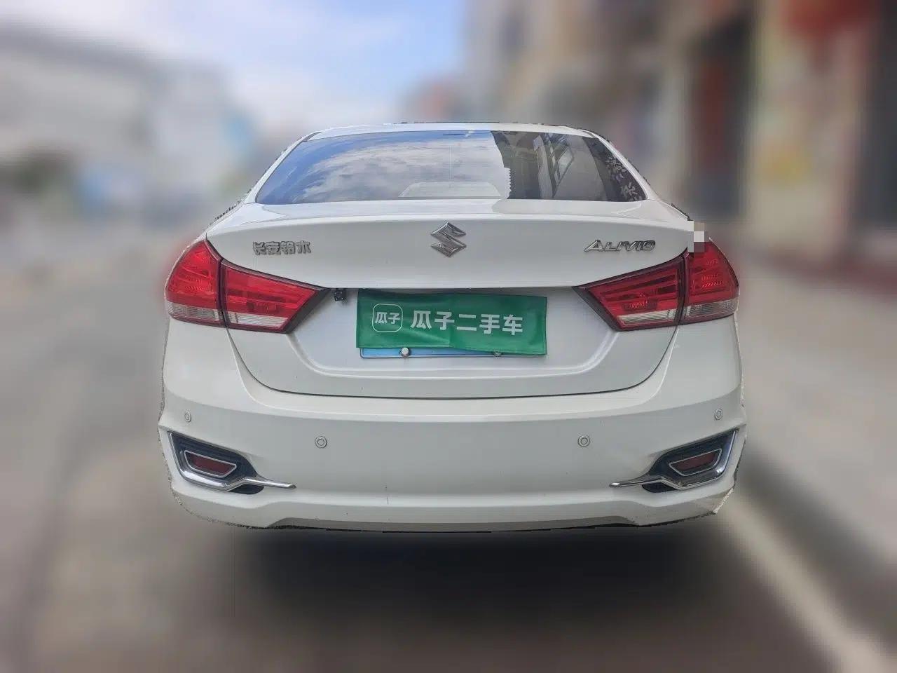 Suzuki Alivio 2015 1.6L Automatic Enjoyment Model — миниатюра 5