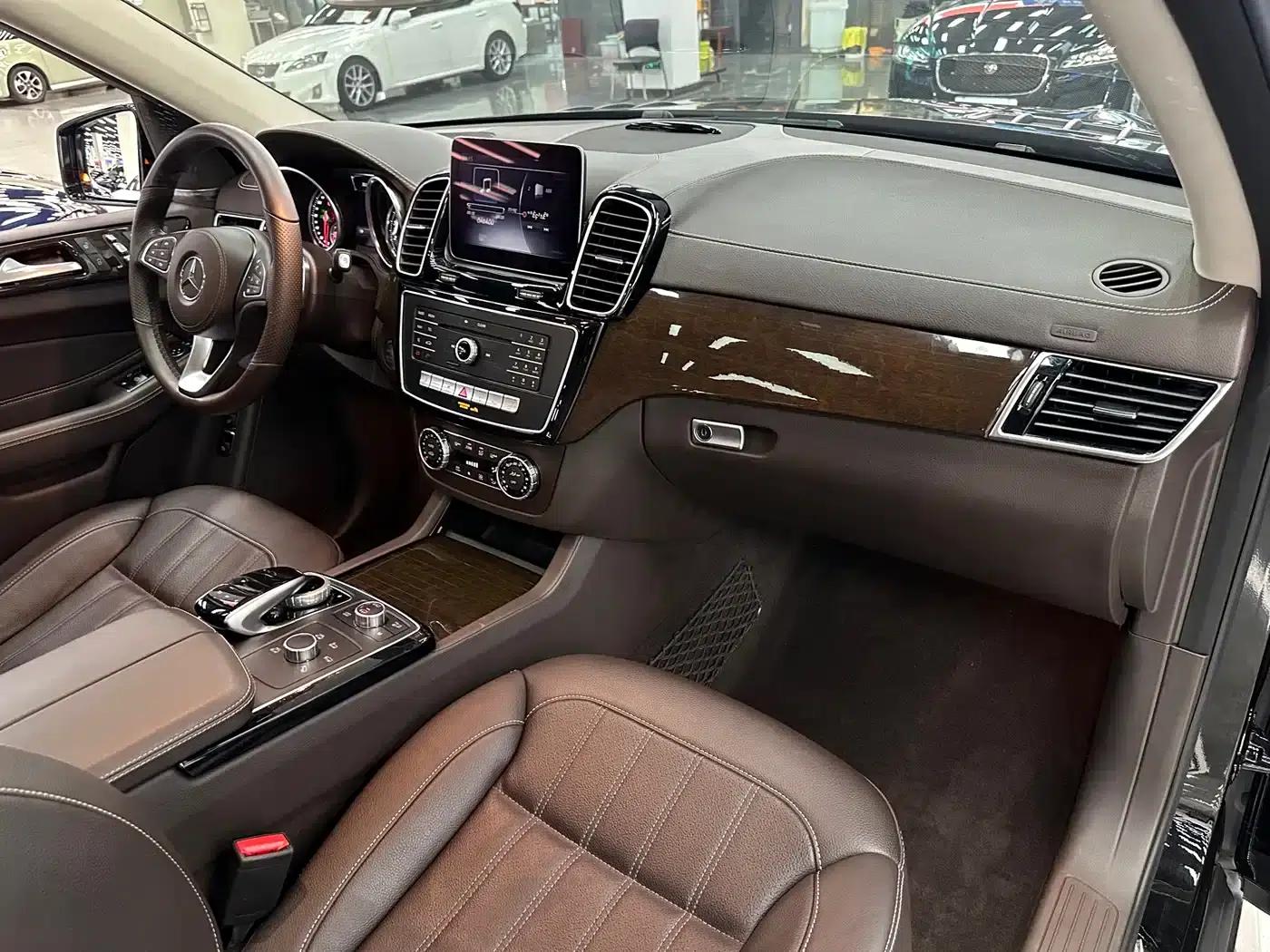2019 Mercedes-Benz GLS 400 4MATIC Dynamic Edition — миниатюра 23