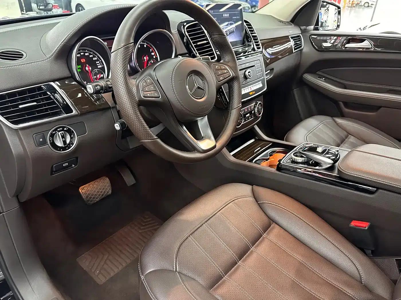 2019 Mercedes-Benz GLS 400 4MATIC Dynamic Edition — миниатюра 35
