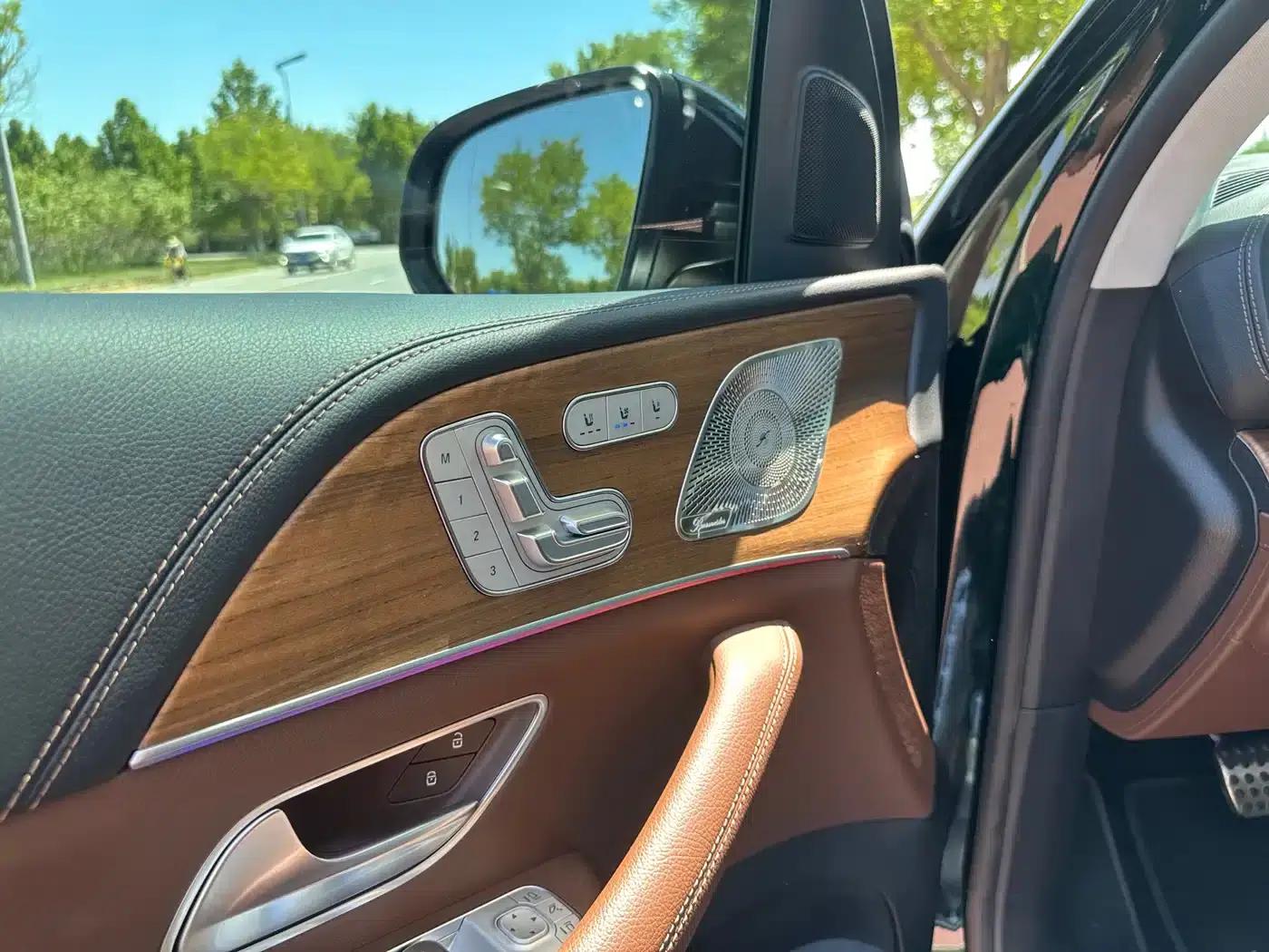 2024 Mercedes-Benz GLS 450 4MATIC Luxury — миниатюра 4