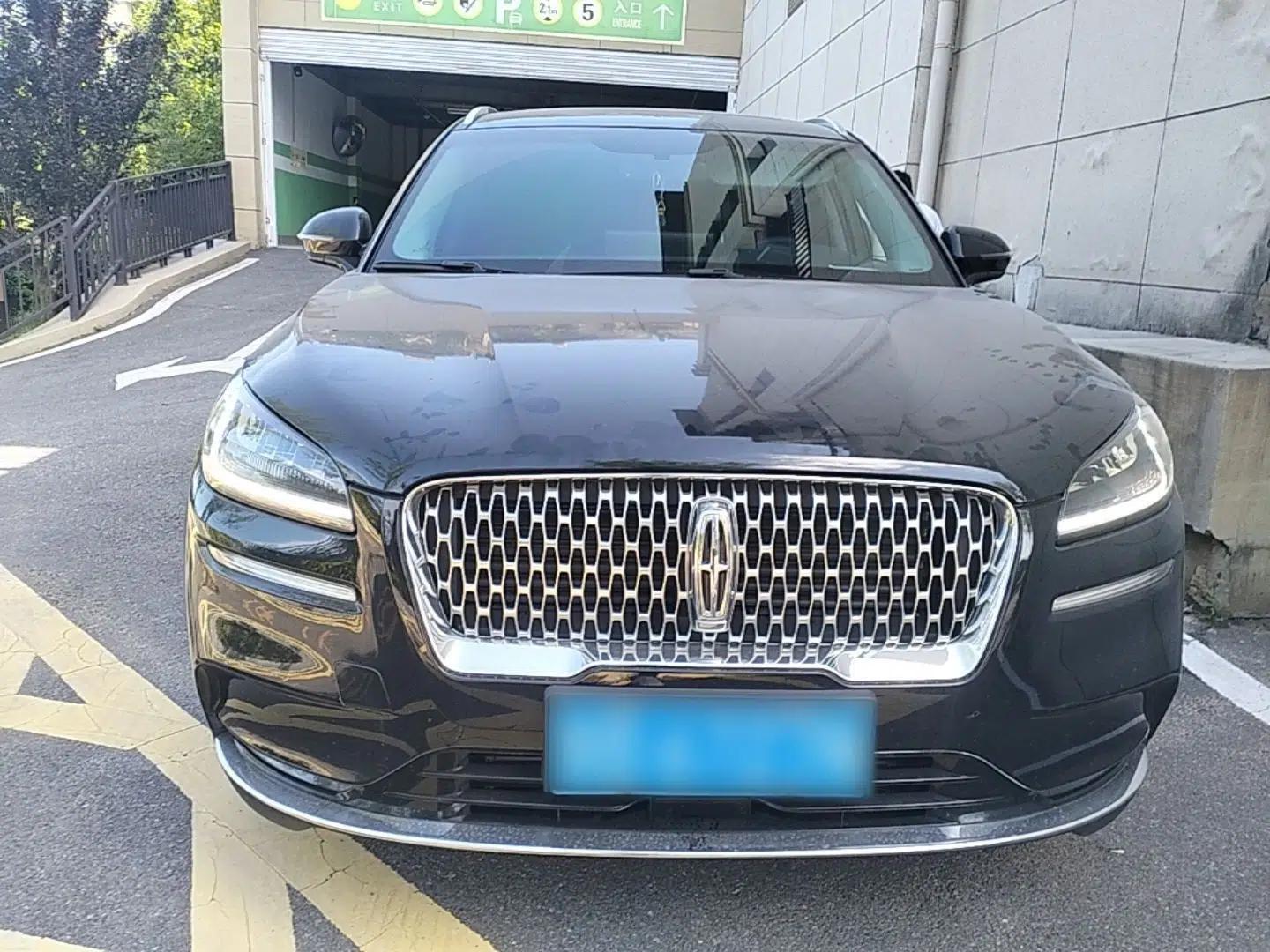 Lincoln Corsair 2021 2.0T Two-Wheel Drive Deluxe Edition — миниатюра 2