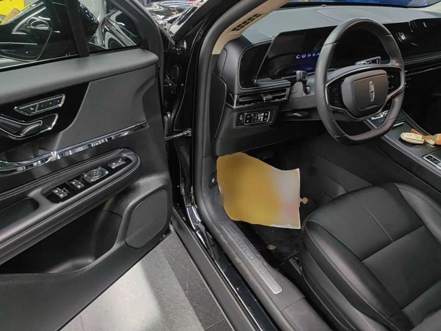 Lincoln Corsair 2024 2.0T Two-Wheel Drive Deluxe Edition — миниатюра 23
