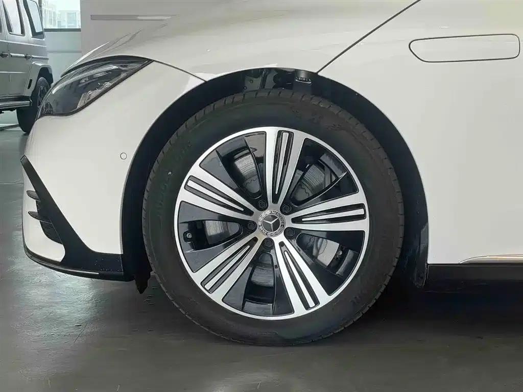 Mercedes-Benz EQE 2025 500 4MATIC Luxury Edition — миниатюра 4