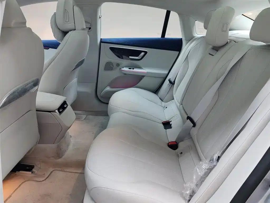 Mercedes-Benz EQE 2025 500 4MATIC Luxury Edition — миниатюра 16