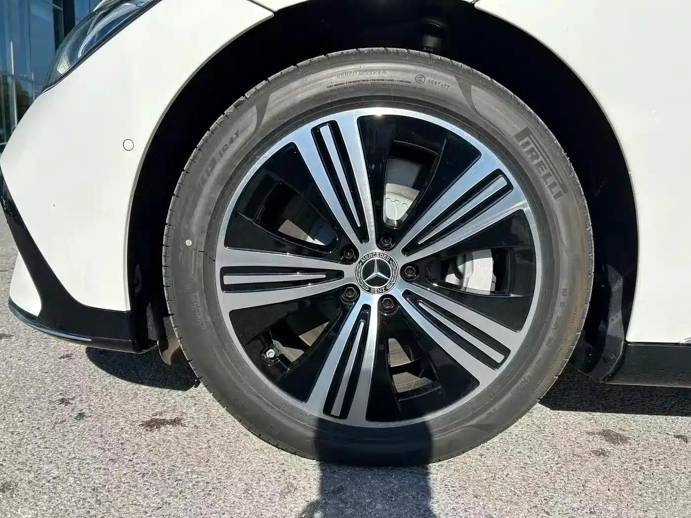 Mercedes-Benz EQE 2025 500 4MATIC Pioneer Edition — миниатюра 13