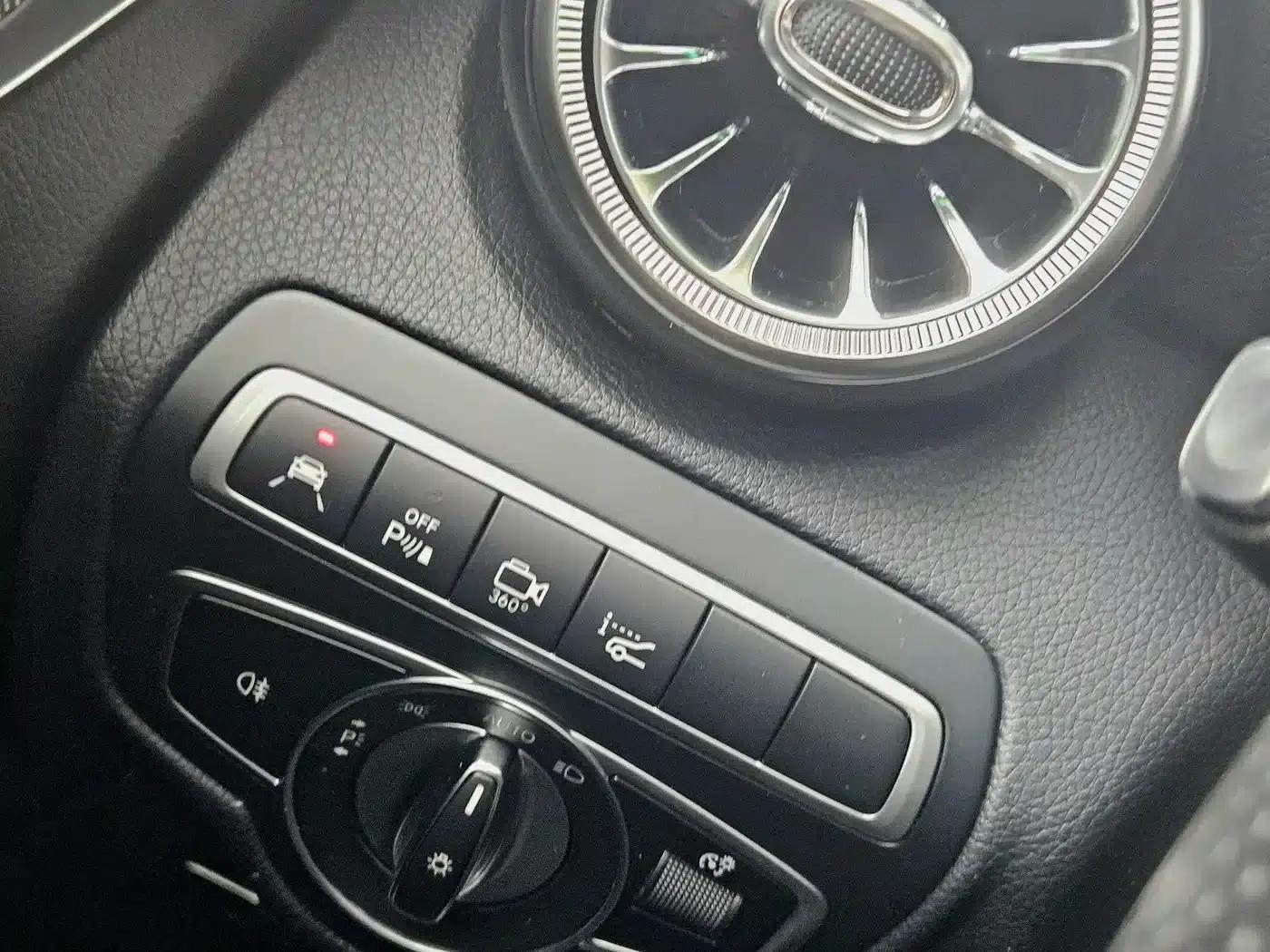 2018 Mercedes-Benz GLC AMG 63 4MATIC+ — миниатюра 17