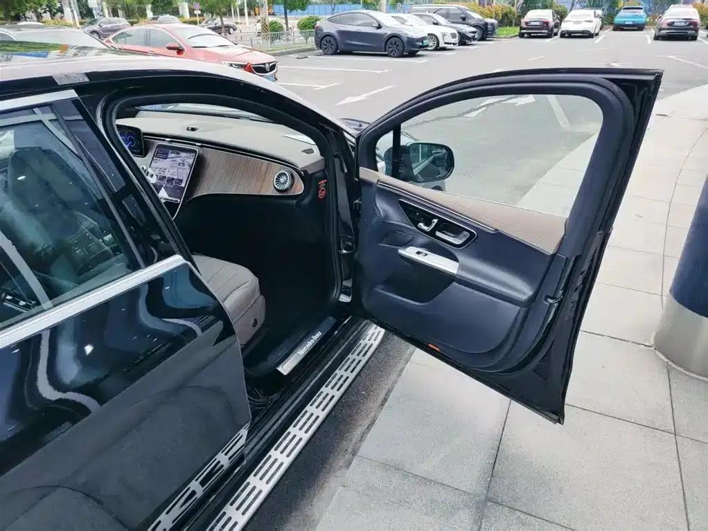 Mercedes-Benz EQE SUV 2024 500 4MATIC Pioneer Edition — миниатюра 22