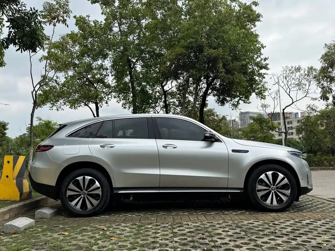 Mercedes-Benz EQC 2021 Model EQC 350 4MATIC — миниатюра 4