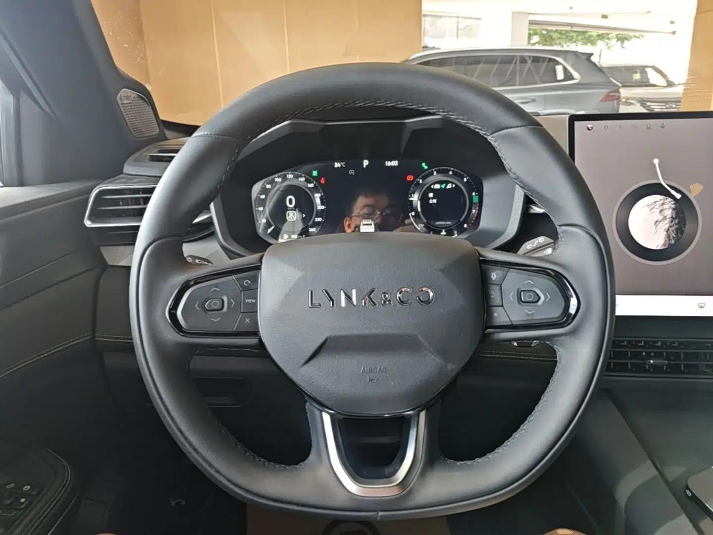 Lynk & Co 01 2025 2.0TD Two-Wheel Drive Refreshed Pro Version — миниатюра 13
