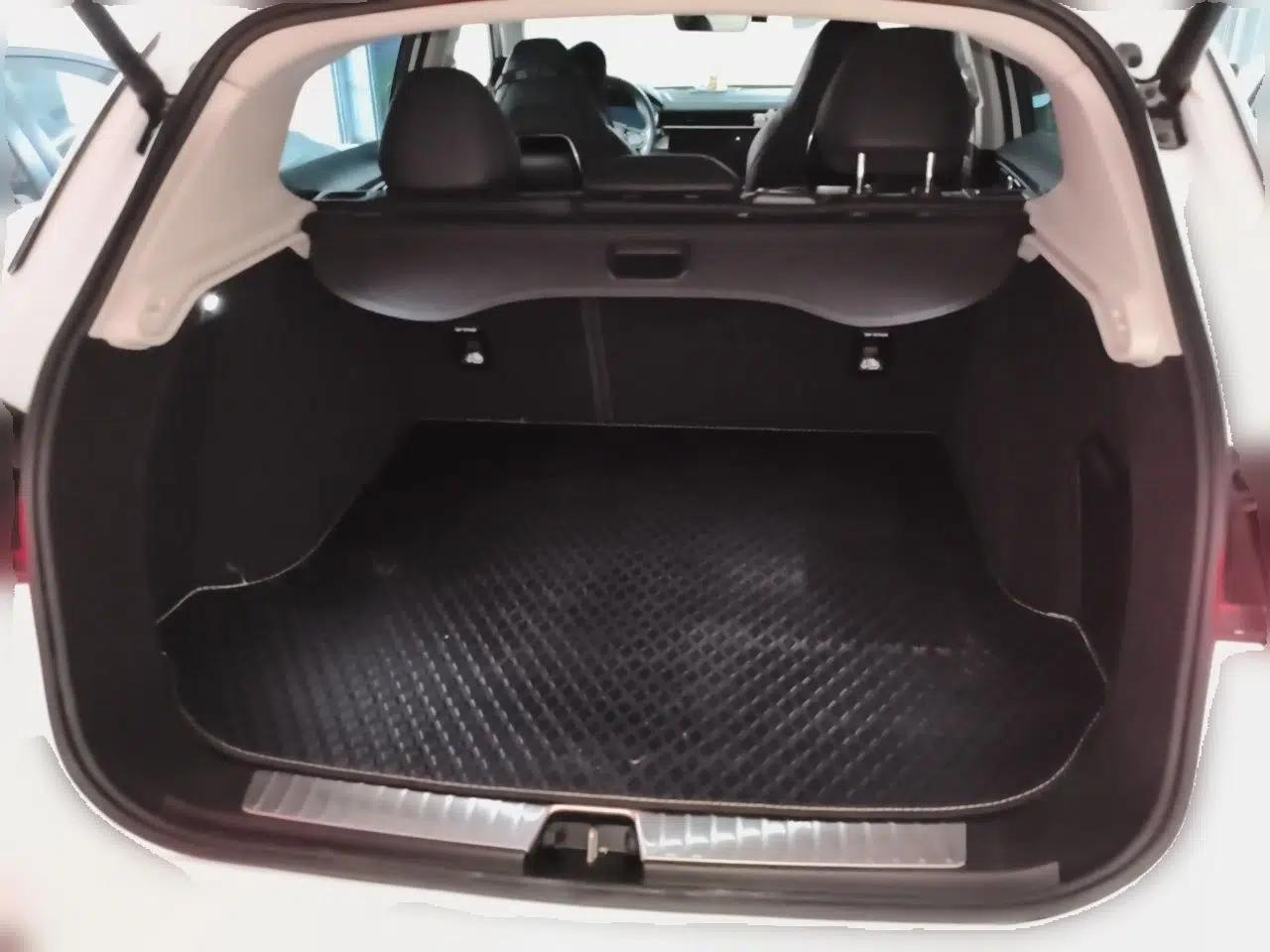 Lynk & Co 01 2021 2.0TD Two-Wheel-Drive Pro Trim — миниатюра 19