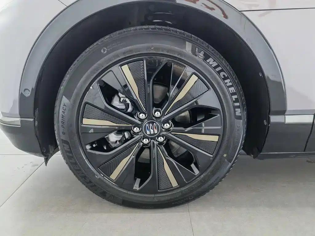 Buick E4 2023 GS Edition — миниатюра 17
