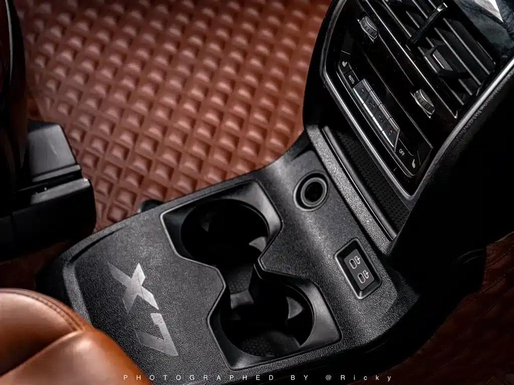BMW X7 2020 xDrive40i M Sport Package — миниатюра 13