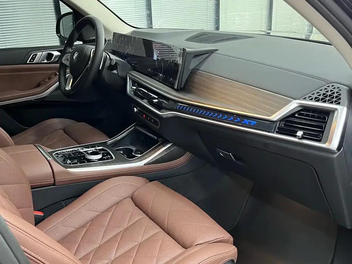 BMW X7 2023 xDrive40i Leading Luxury Package — миниатюра 13