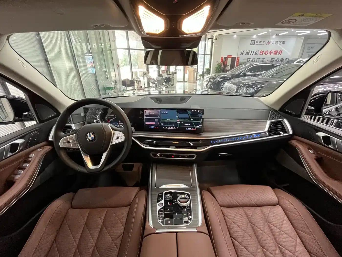 BMW X7 2023 xDrive40i Leading Luxury Package — миниатюра 16