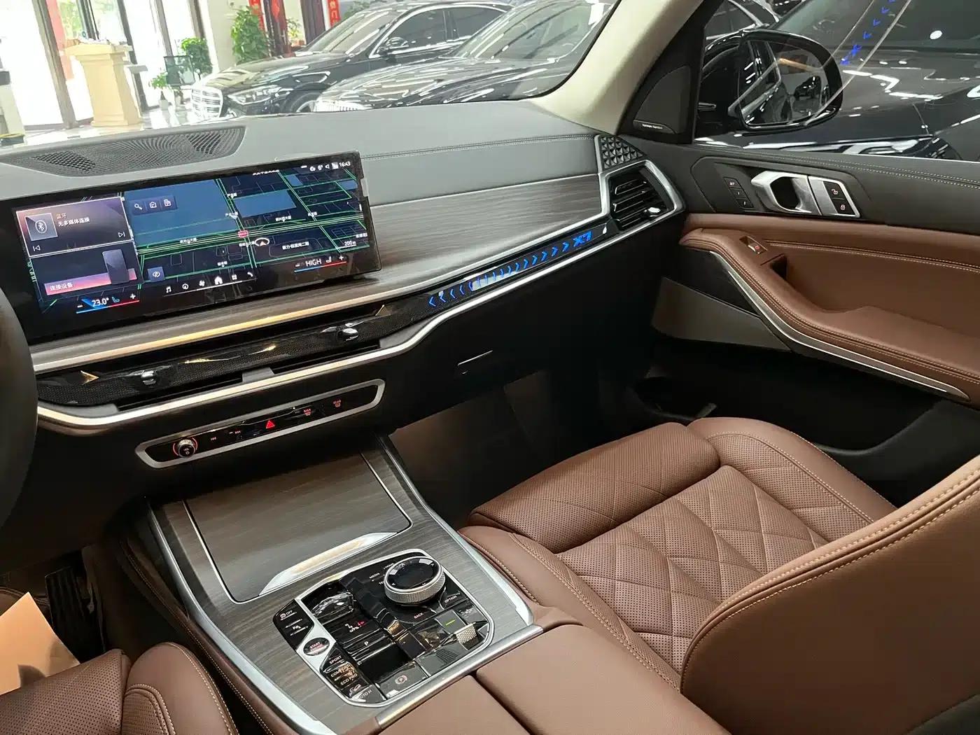 BMW X7 2023 xDrive40i Leading Luxury Package — миниатюра 18