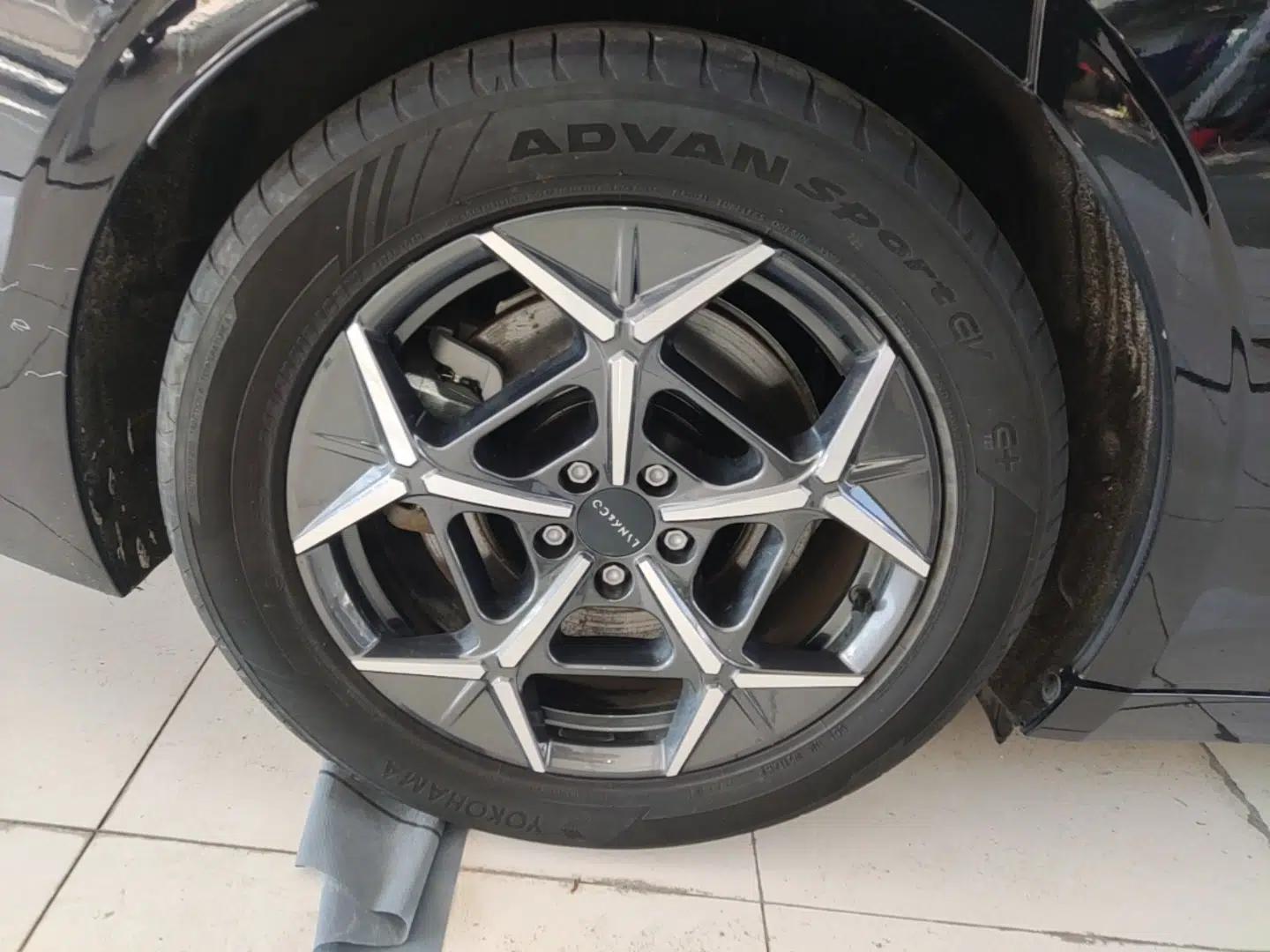 Lynk & Co Z10 2025 95 kWh 766 km Range Rear-Wheel Drive Max — миниатюра 11