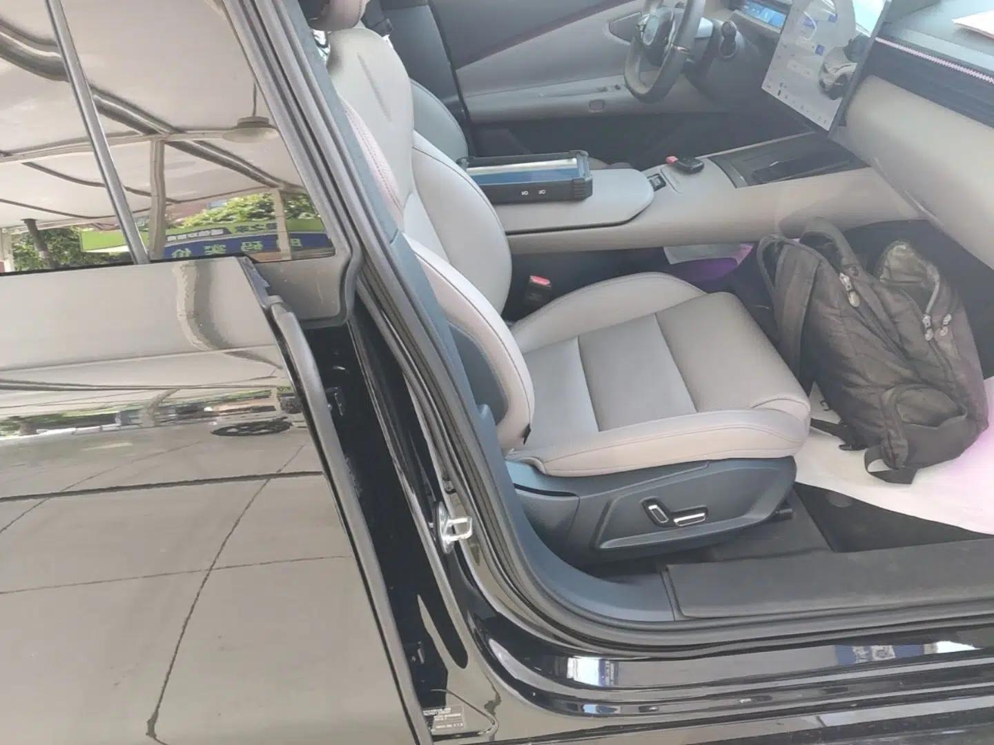 Lynk & Co Z10 2025 95 kWh 766 km Range Rear-Wheel Drive Max — миниатюра 24