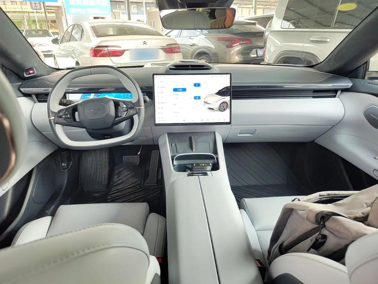 Lynk & Co Z10 2025 95 kWh 702 km All-Wheel Drive Intelligent Driving Ultra — миниатюра 17