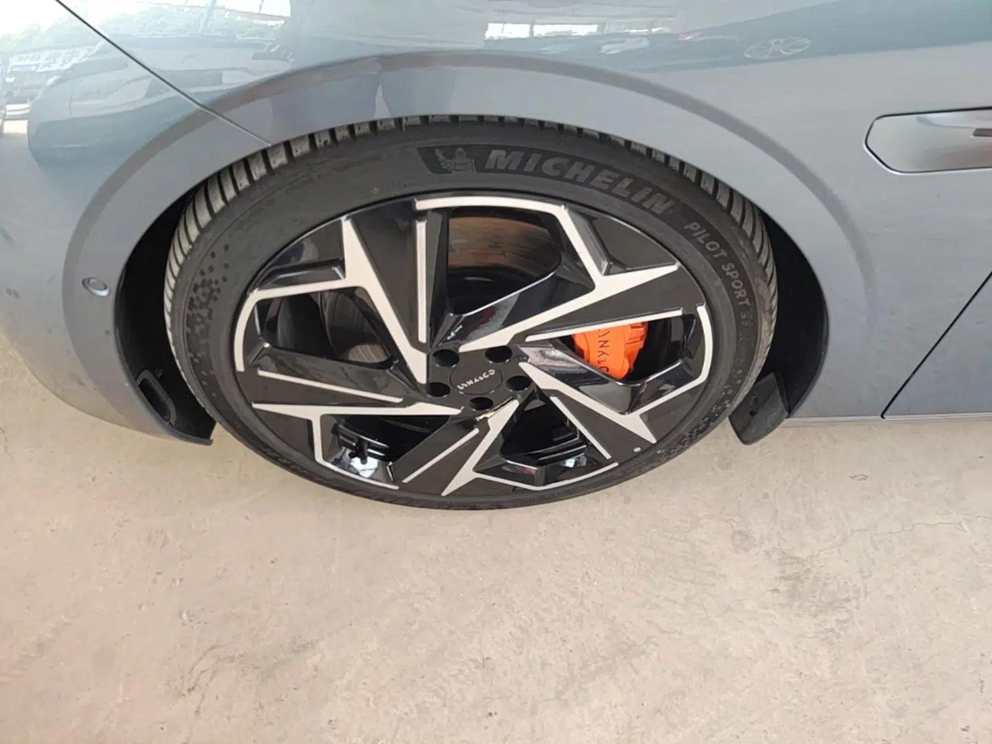 Lynk & Co Z10 2025 95 kWh 702 km All-Wheel Drive Intelligent Driving Ultra — миниатюра 10
