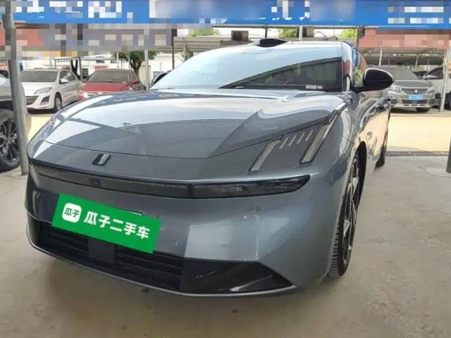 Lynk & Co Z10 2025 95 kWh 702 km All-Wheel Drive Intelligent Driving Ultra