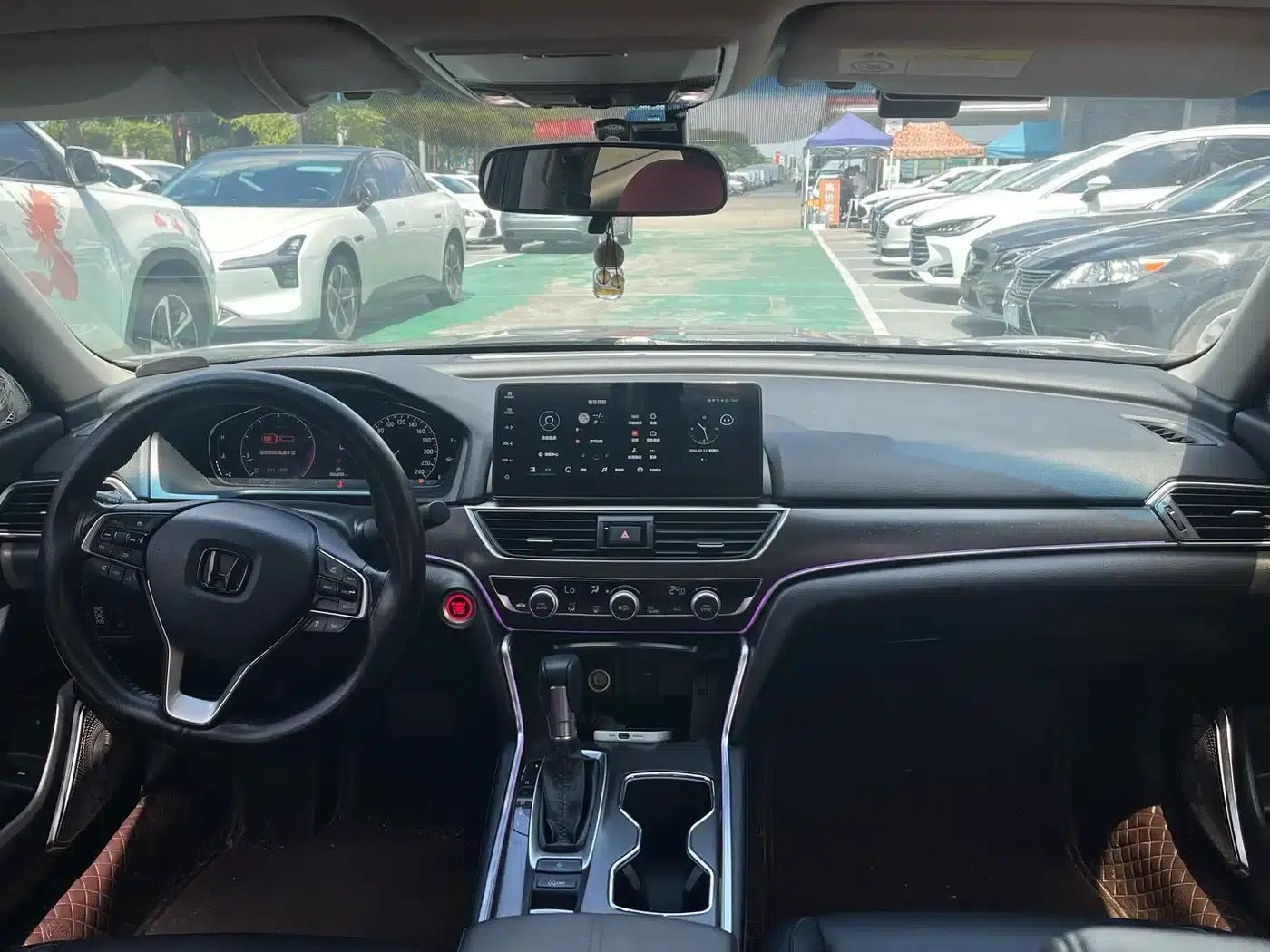 2022 Honda Accord 260TURBO Luxury Edition — миниатюра 13