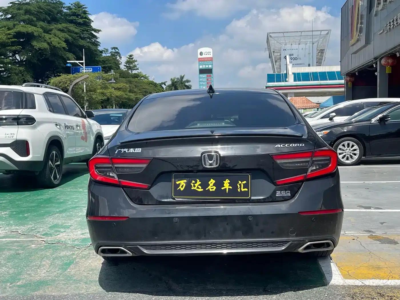 2022 Honda Accord 260TURBO Luxury Edition — миниатюра 4