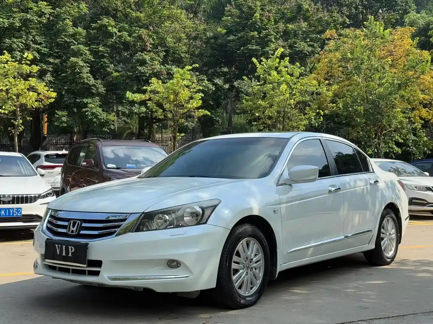 2013 Honda Accord 2.0L SE — миниатюра 1