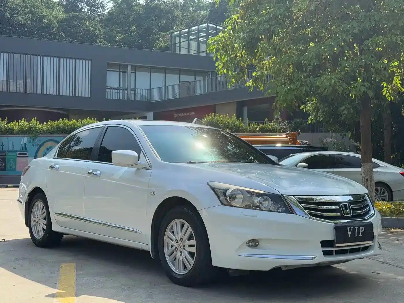 2013 Honda Accord 2.0L SE — миниатюра 3