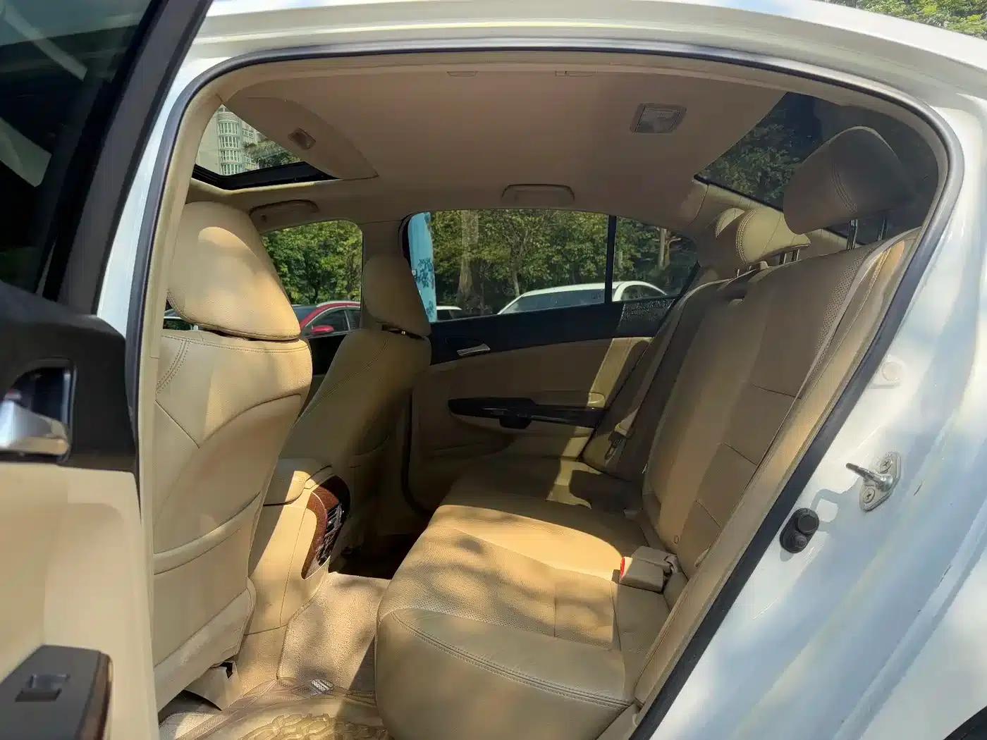 2013 Honda Accord 2.0L SE — миниатюра 8